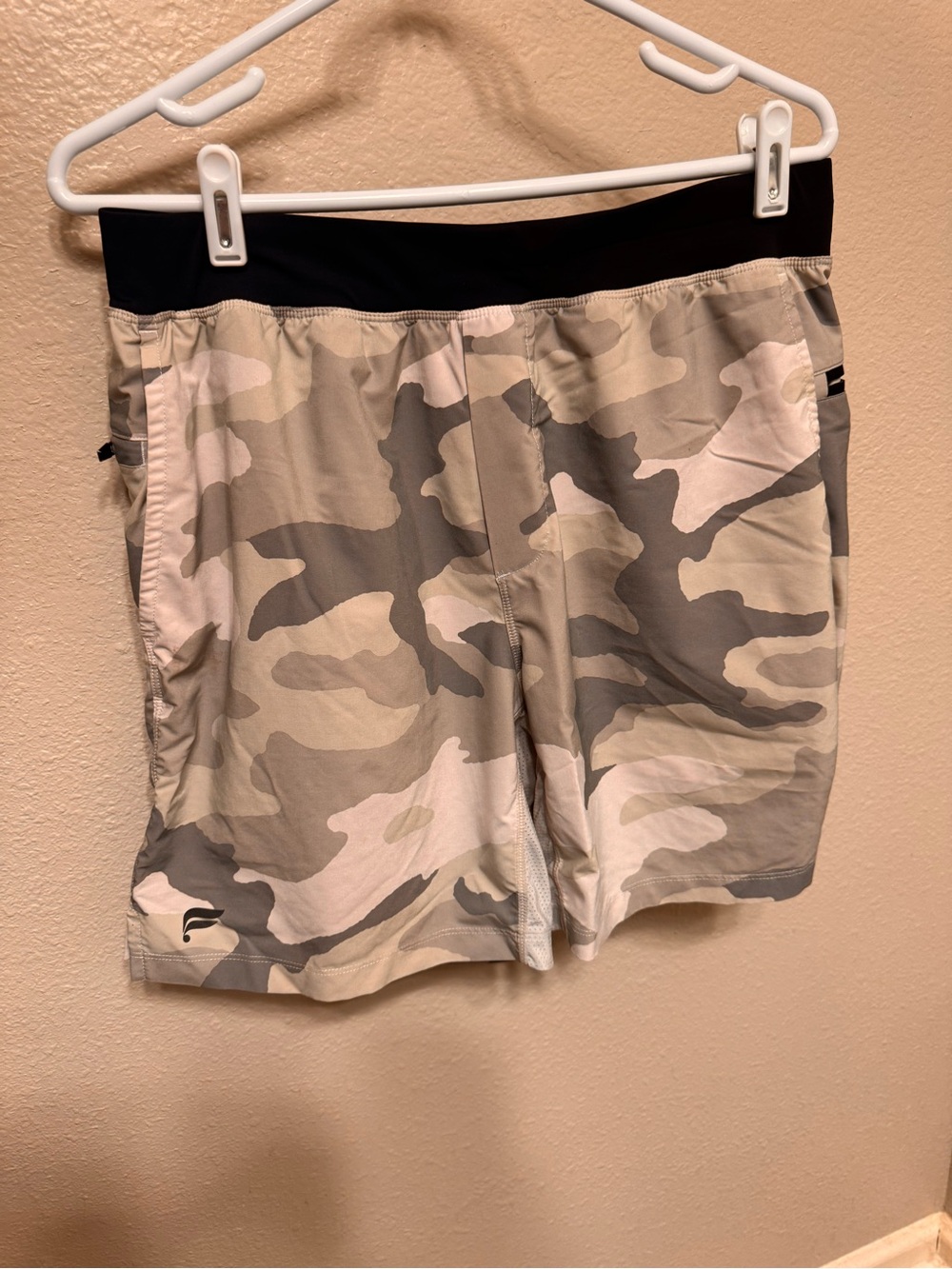 Fabletics Men's Camo Athletic Shorts - Black Waistband
